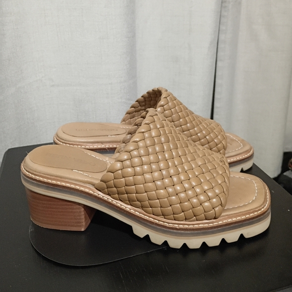 Bernardo Shoes - Bernardo Sylvie Woven Woven Slide Sandals.Never Wear.